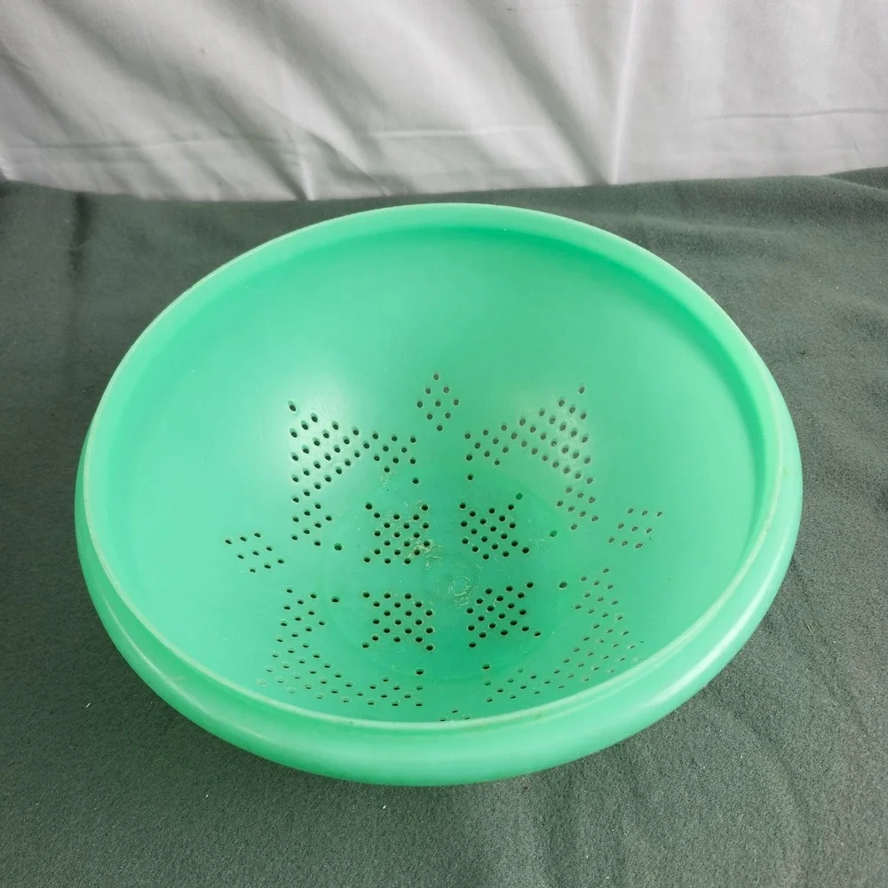 VINTAGE TUPPERWARE Green 10